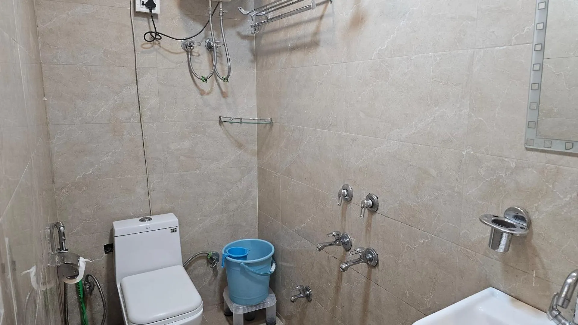 Sky Bloom Luxury Homestay New Delhi