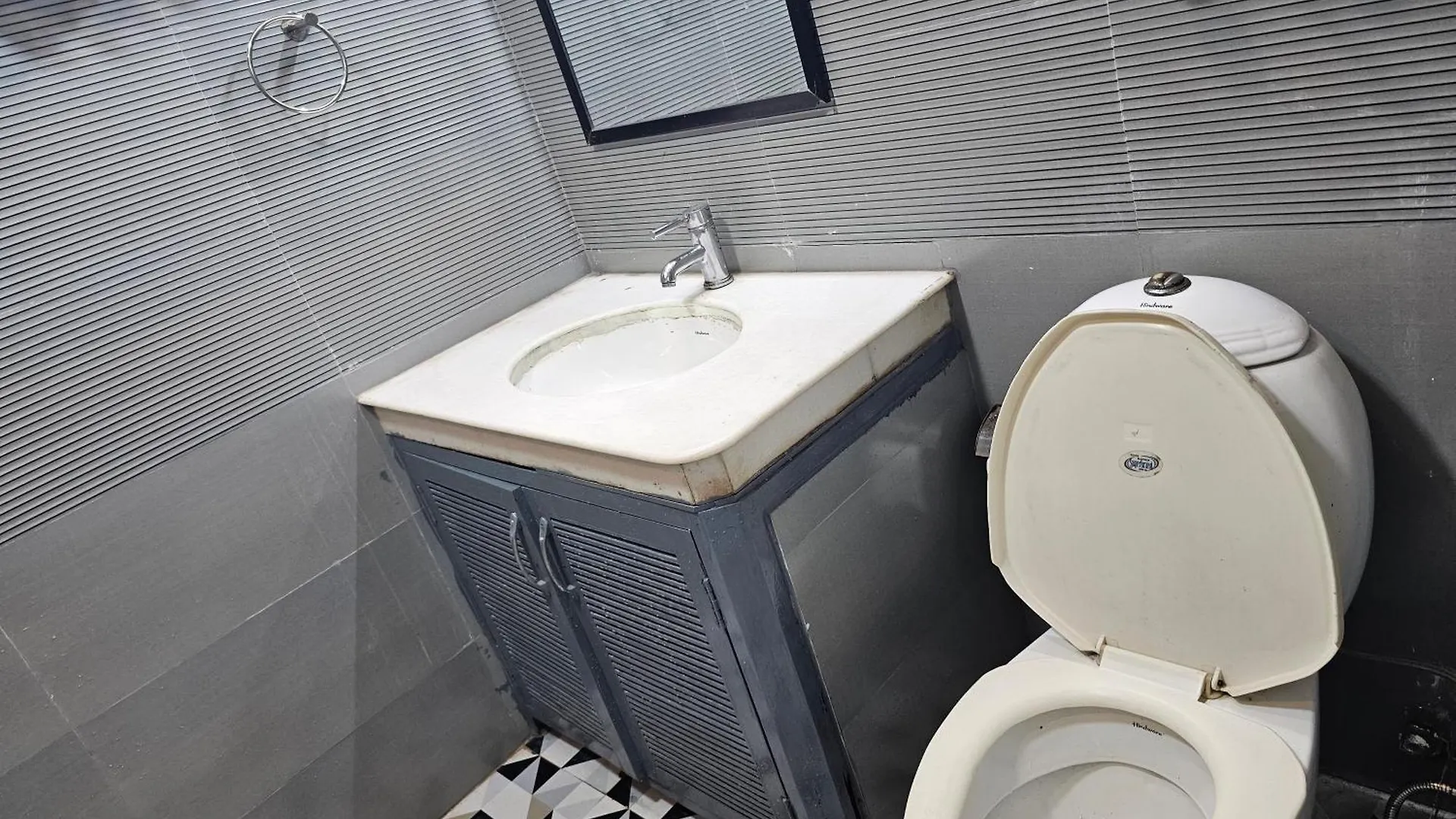 Sky Bloom Luxury Homestay New Delhi