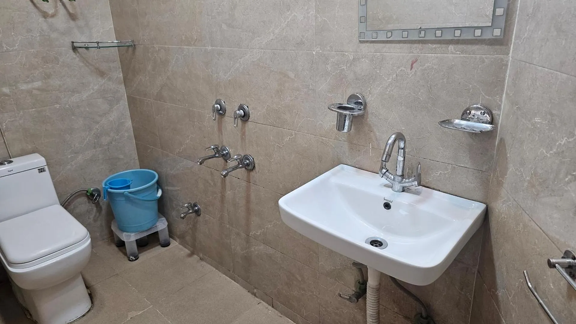 Sky Bloom Luxury Homestay New Delhi